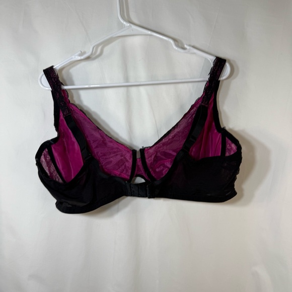 Unbranded woman’s Pink & Black Underwired Laced Floral Bra — 44DDD - Picture 3 of 8